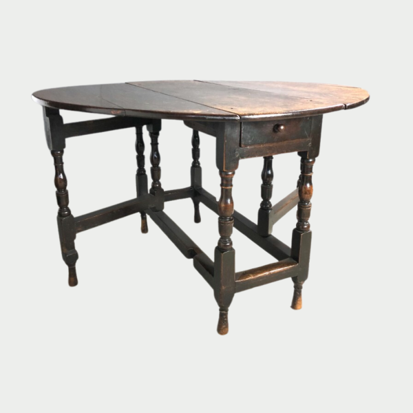 Late 17th century oak gate leg table