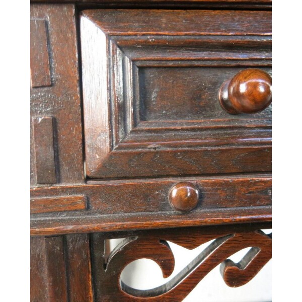 Oak side table with good turnings england, c. 1680 Closeup Drawer