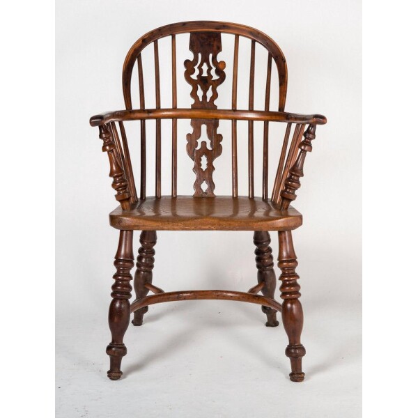 Antique Yew Windsor chair Front