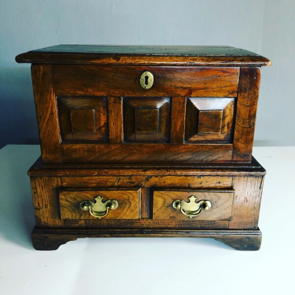 Very small oak coffer Bach of very good patination and colour c1740