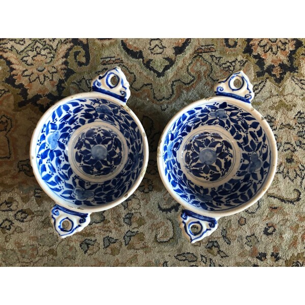 Pair of blue and white delft dishes Top