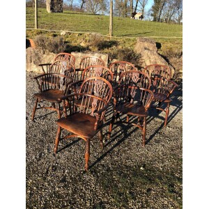 Harlequin set of 8 yew wood Windsor chairs c1800 English Front