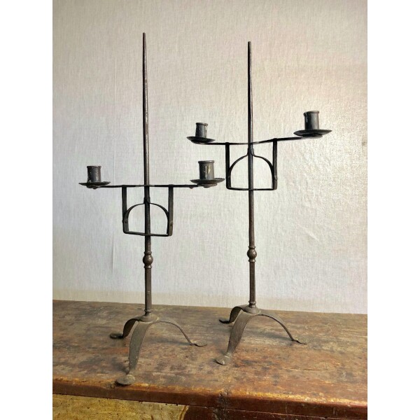 Pair of iron table standing adjustable candlesticks 18c Front