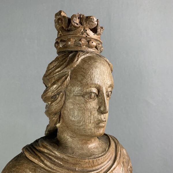 A very well carved figure of a Saint bearing a crown circa 1600 Closeup Side Face