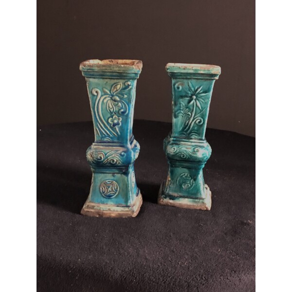 Pair of Chinese vases 16th / 17th century Front Standing