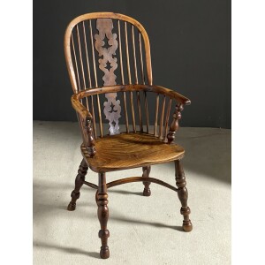 A very nice yew high back Windsor chair c1800