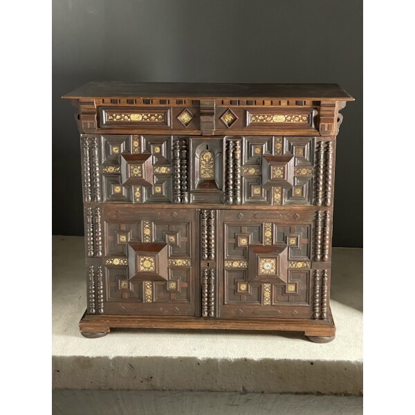 Late 17th Century moulded chest with bone inlays Front Closed