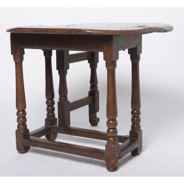 Well patinated oak folding table 17th century Folded