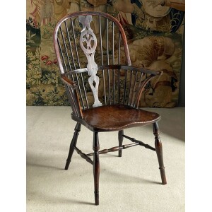 Yew and elm Windsor chair with prince of wales feathers splat c1800.